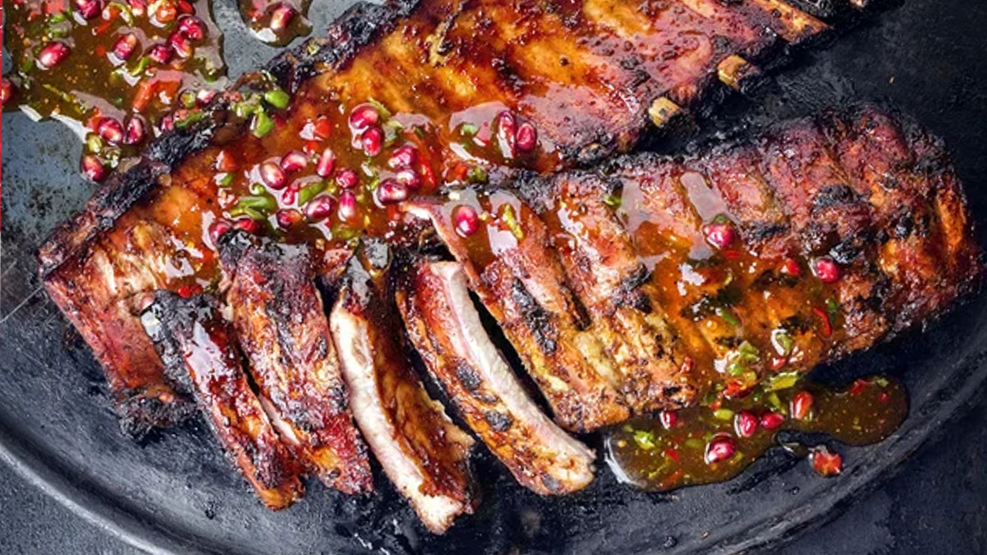 en cuanto tiempo se hace un costillar a la parrilla